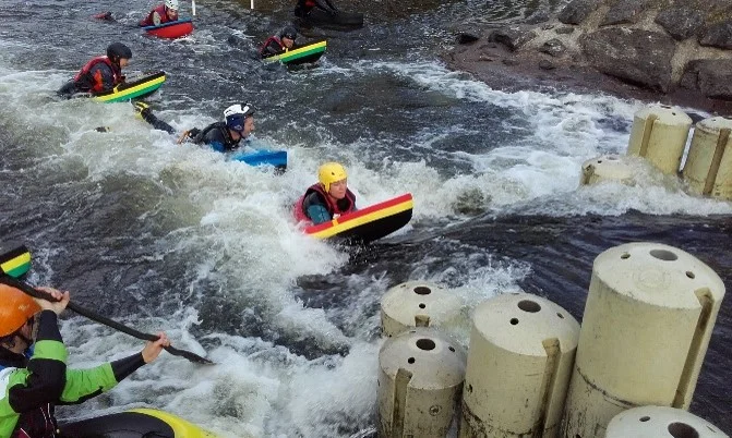 Nageurs de Nage en Eau Vive