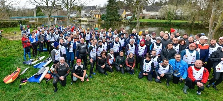 Photo de groupe de la commission nage en eau vive.